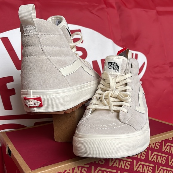 Vans Sk8-Hi Mte-1
Marshmallow/Marshmallow
MAInA5H7YQC5
WMNS boots - sneakers - Picture 10 of 16